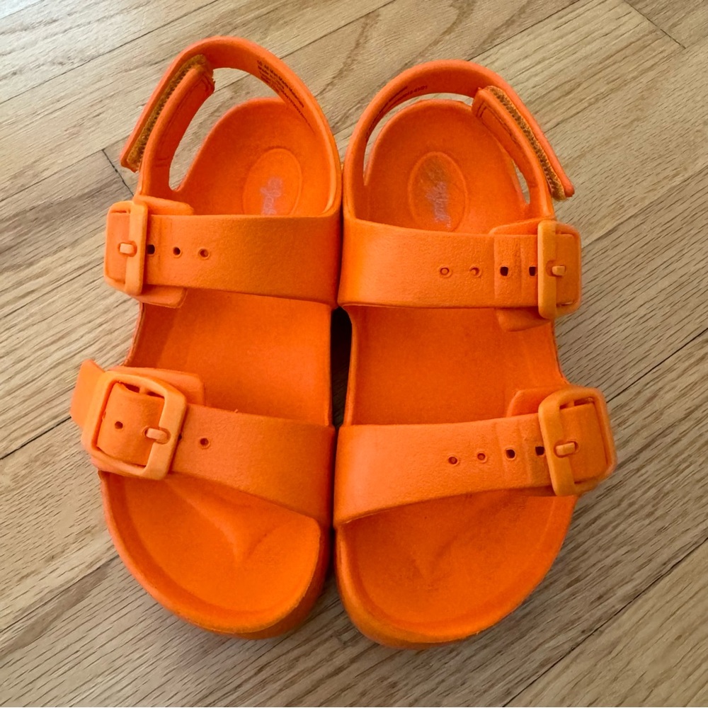 🍊VGUC Cat & Jack Unisex Orange Sandals. • Sz 11